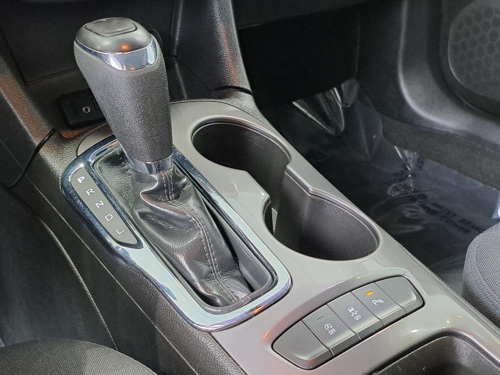 2019 Chevrolet Cruze LT Hatchback 4 Dr. Front Wheel Drive 21