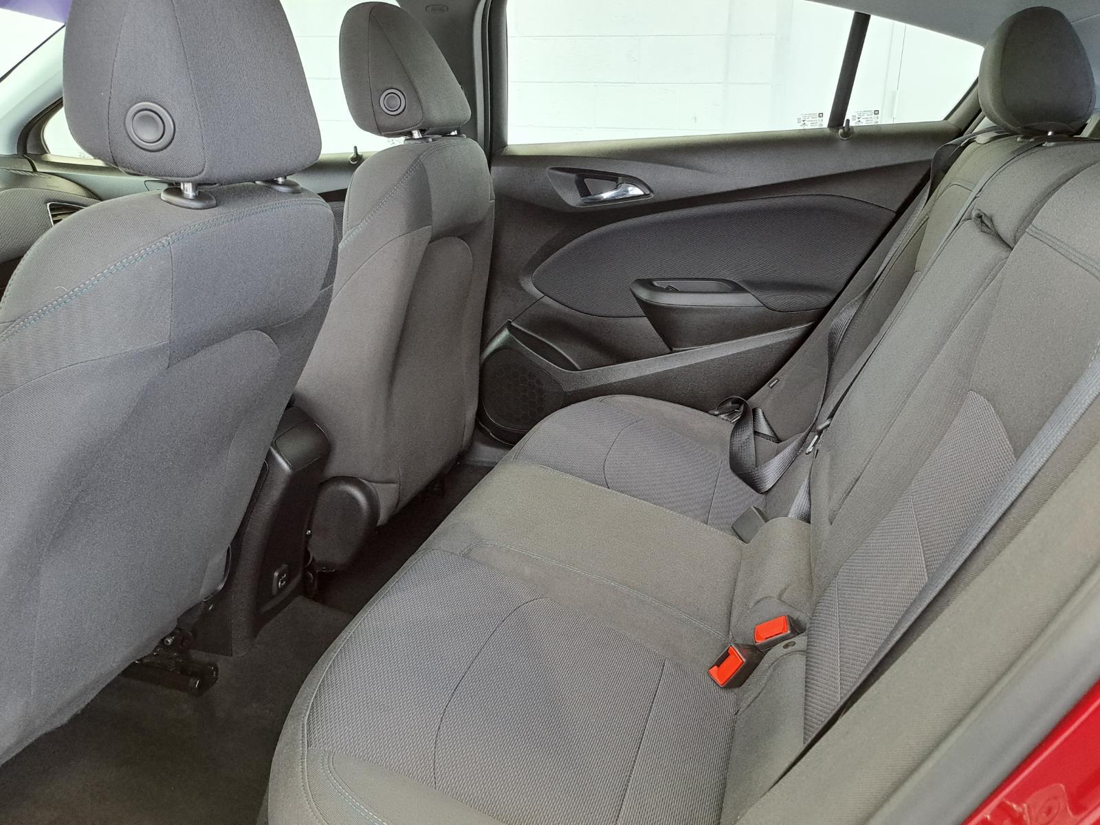 2019 Chevrolet Cruze LT Hatchback 4 Dr. Front Wheel Drive thumbnail 63