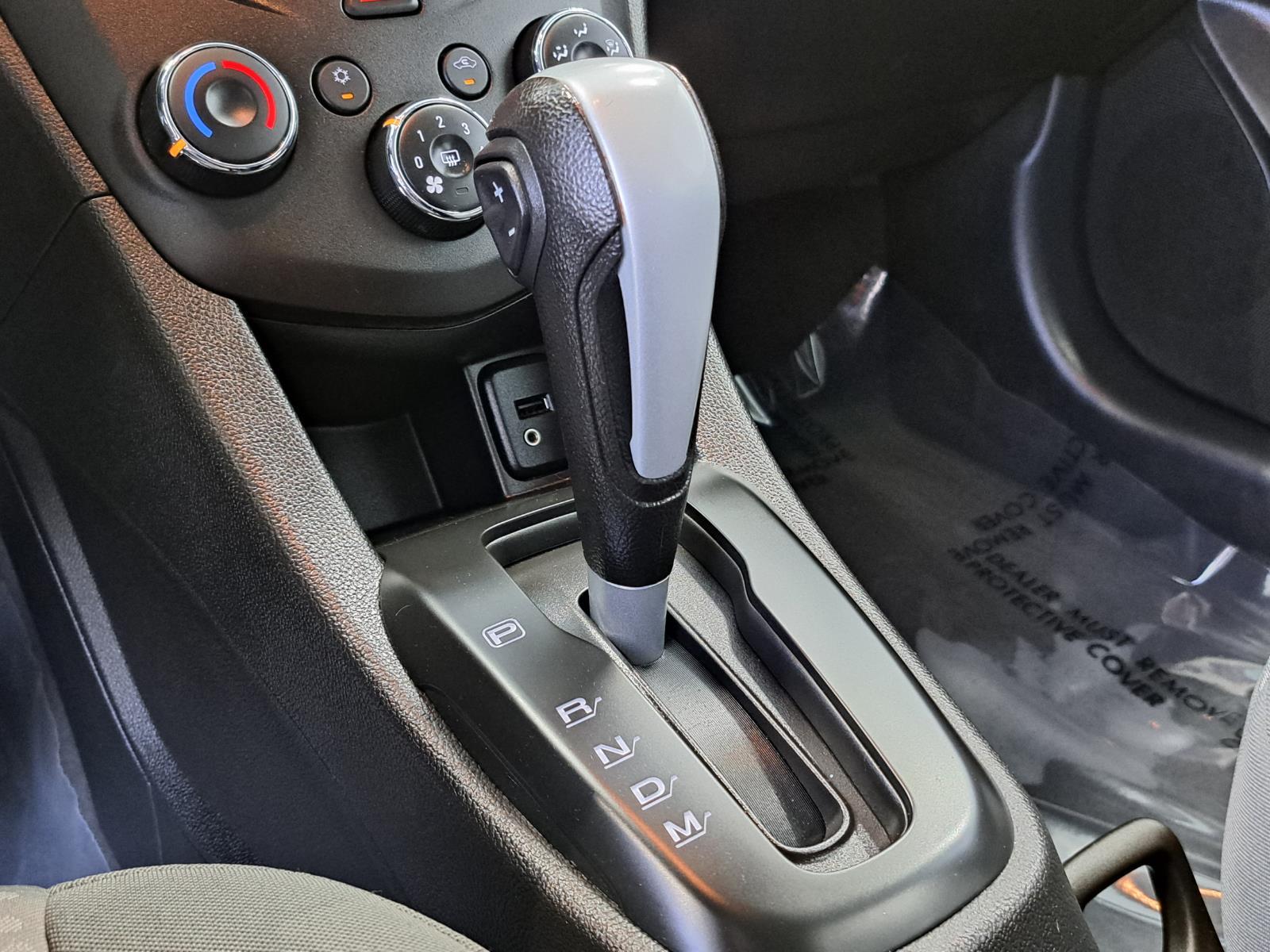 2017 Chevrolet Sonic LT Sedan 5 Dr. Front Wheel Drive mobile thumbnail 18
