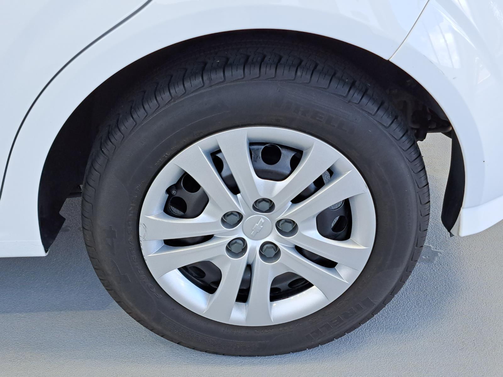 2017 Chevrolet Sonic LT Sedan 5 Dr. Front Wheel Drive 31