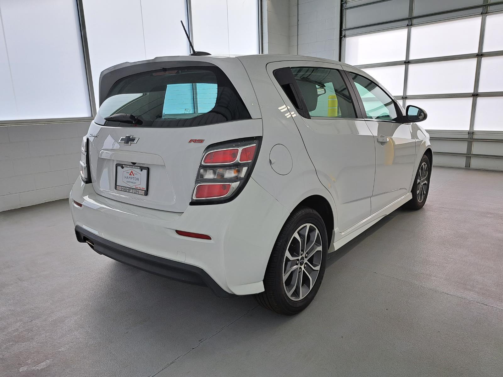 2019 Chevrolet Sonic LT Sedan 5 Dr. Front Wheel Drive mobile thumbnail 5