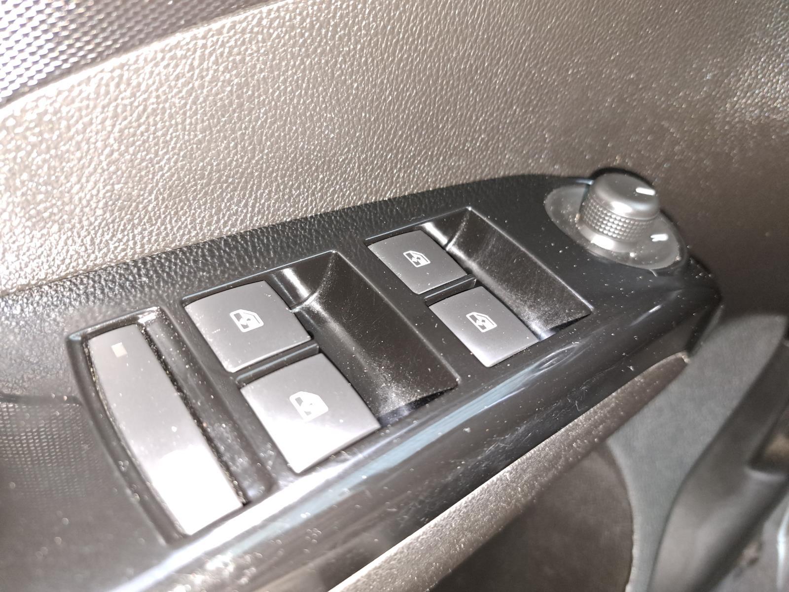 2019 Chevrolet Sonic LT Sedan 5 Dr. Front Wheel Drive mobile thumbnail 24