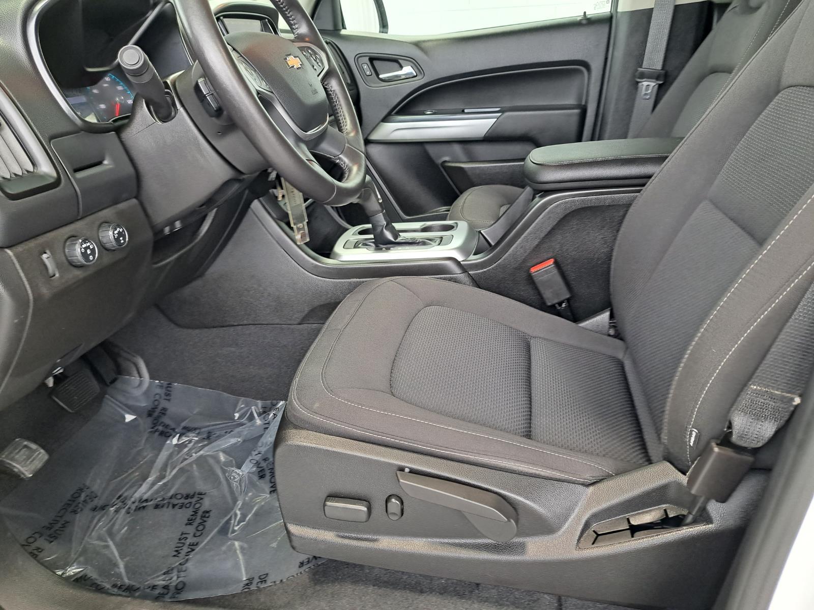 2020 Chevrolet Colorado 4WD LT Crew Cab Pickup  22