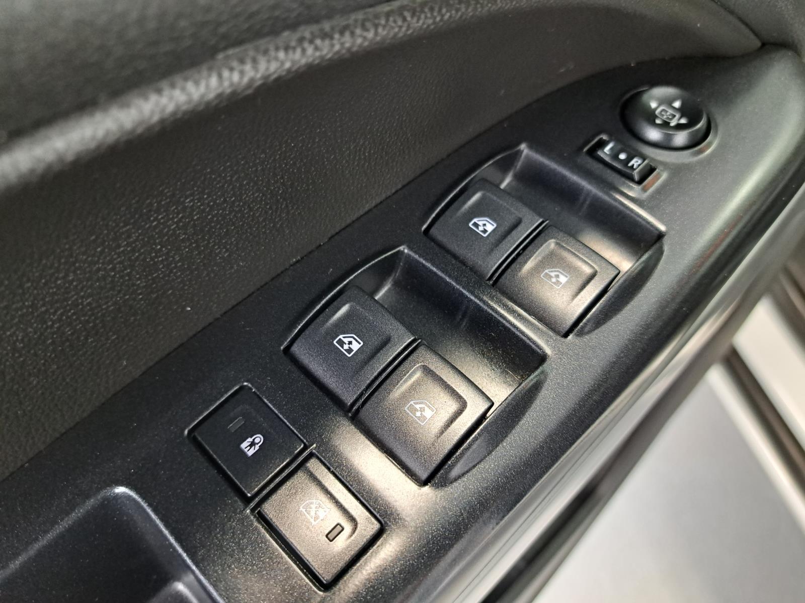 2020 Chevrolet Colorado 4WD LT Crew Cab Pickup  24