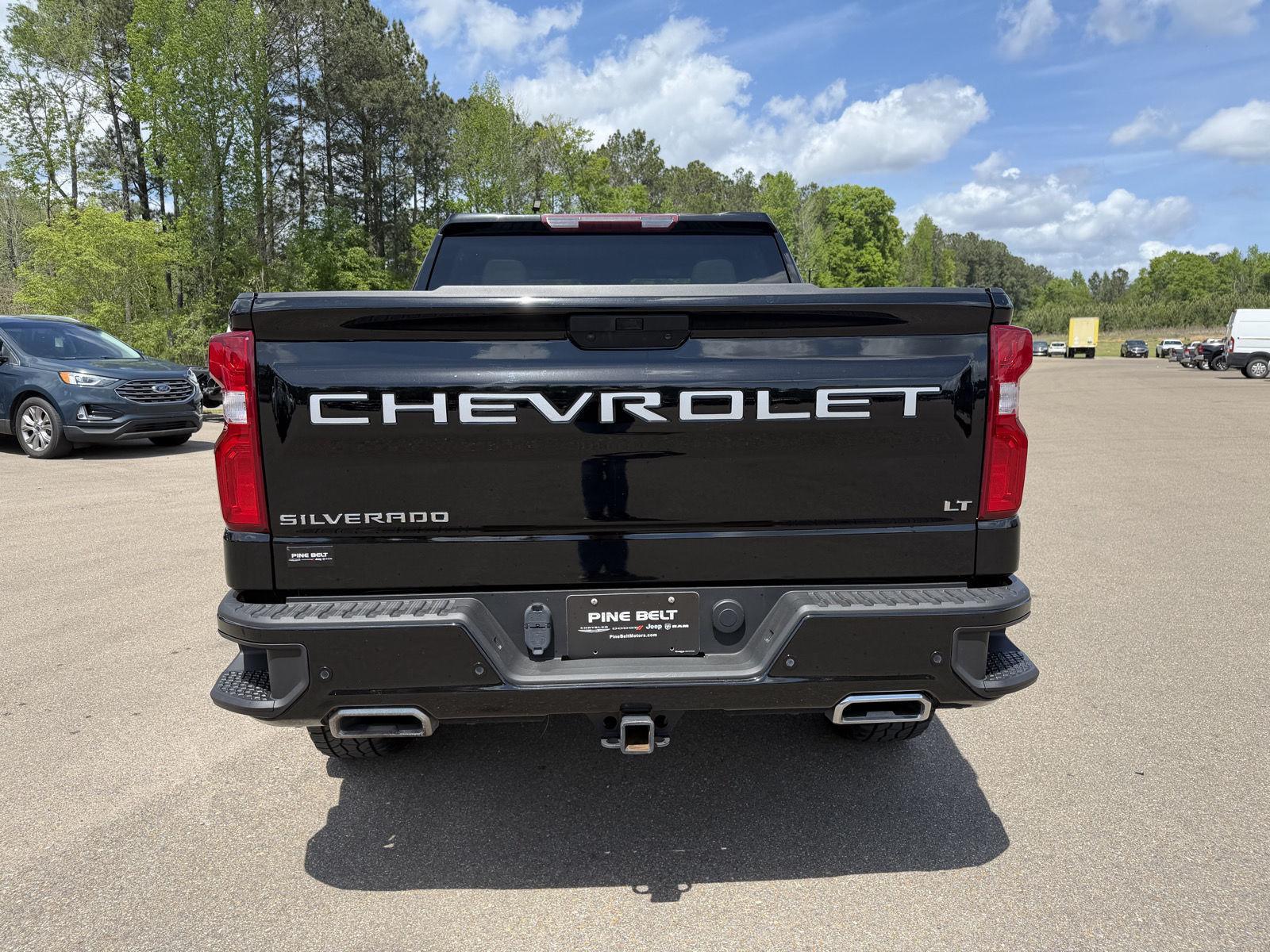 View vehicle photo 4