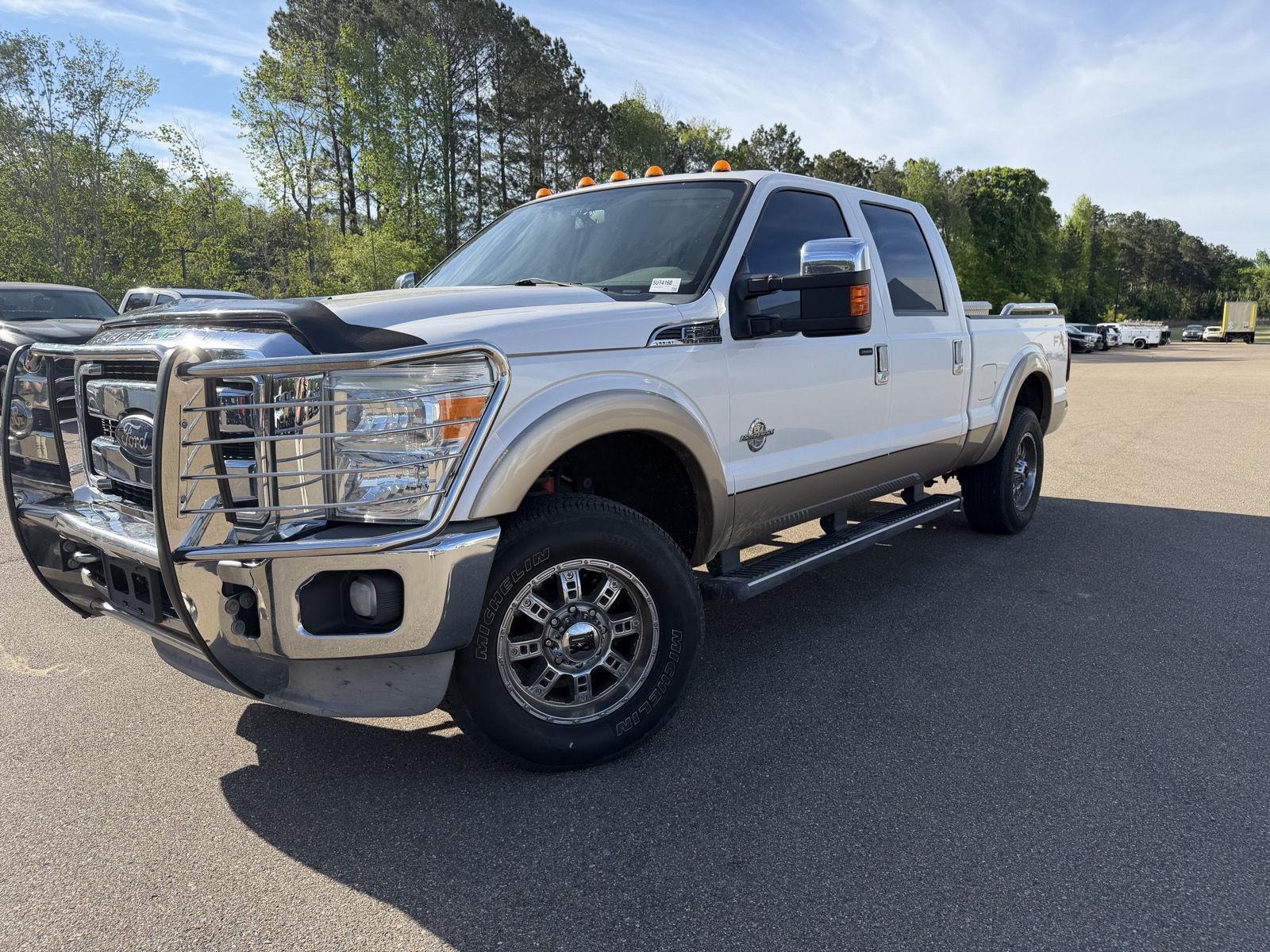 2011 Ford F-250 Super Duty Lariat Crew Cab 4WD Pickup Truck Four-Wheel Drive 6-Speed Automatic