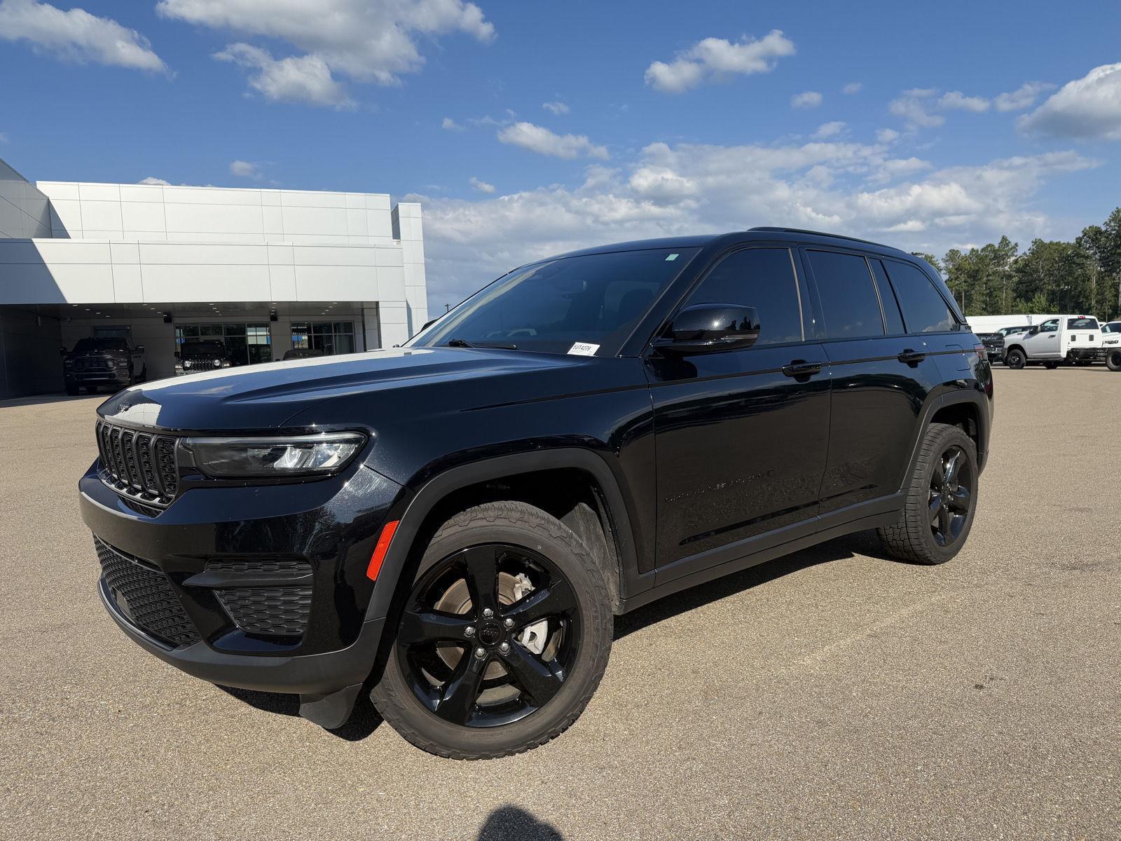 2023 Jeep Grand Cherokee Altitude 4WD