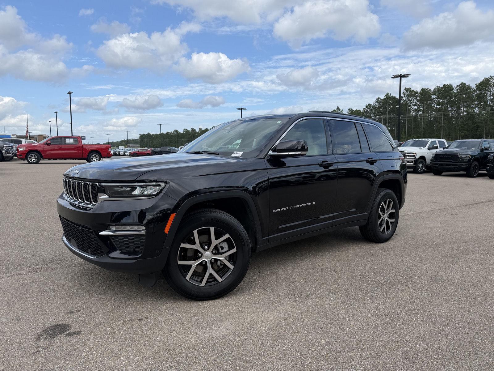 Diamond Black Crystal Pearlcoat 2025 Jeep Grand Cherokee SUV / Crossover Four-Wheel Drive 8-Speed Automatic