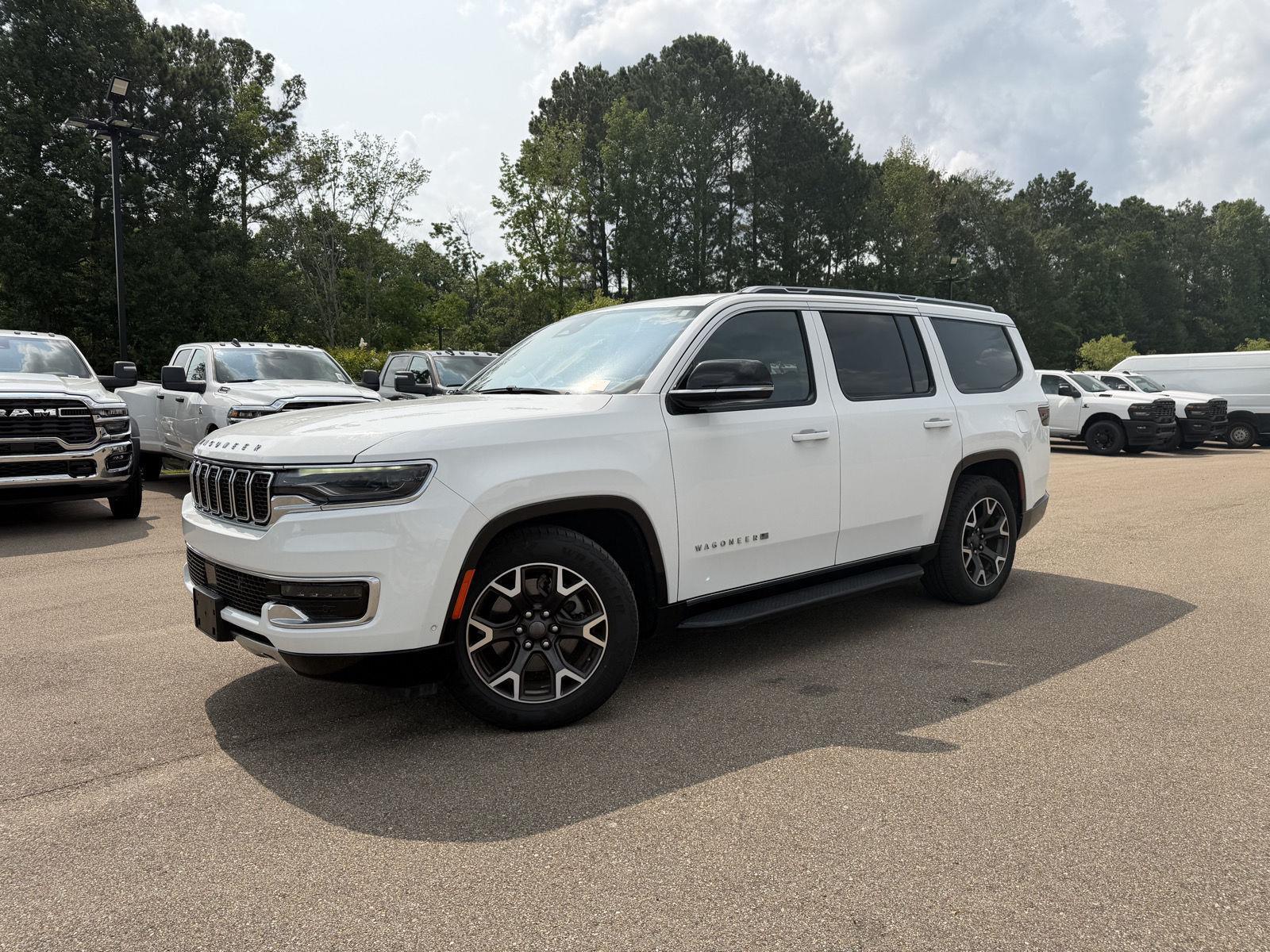 Bright White Clearcoat 2023 Jeep Wagoneer SUV / Crossover Four-Wheel Drive 8-Speed Automatic