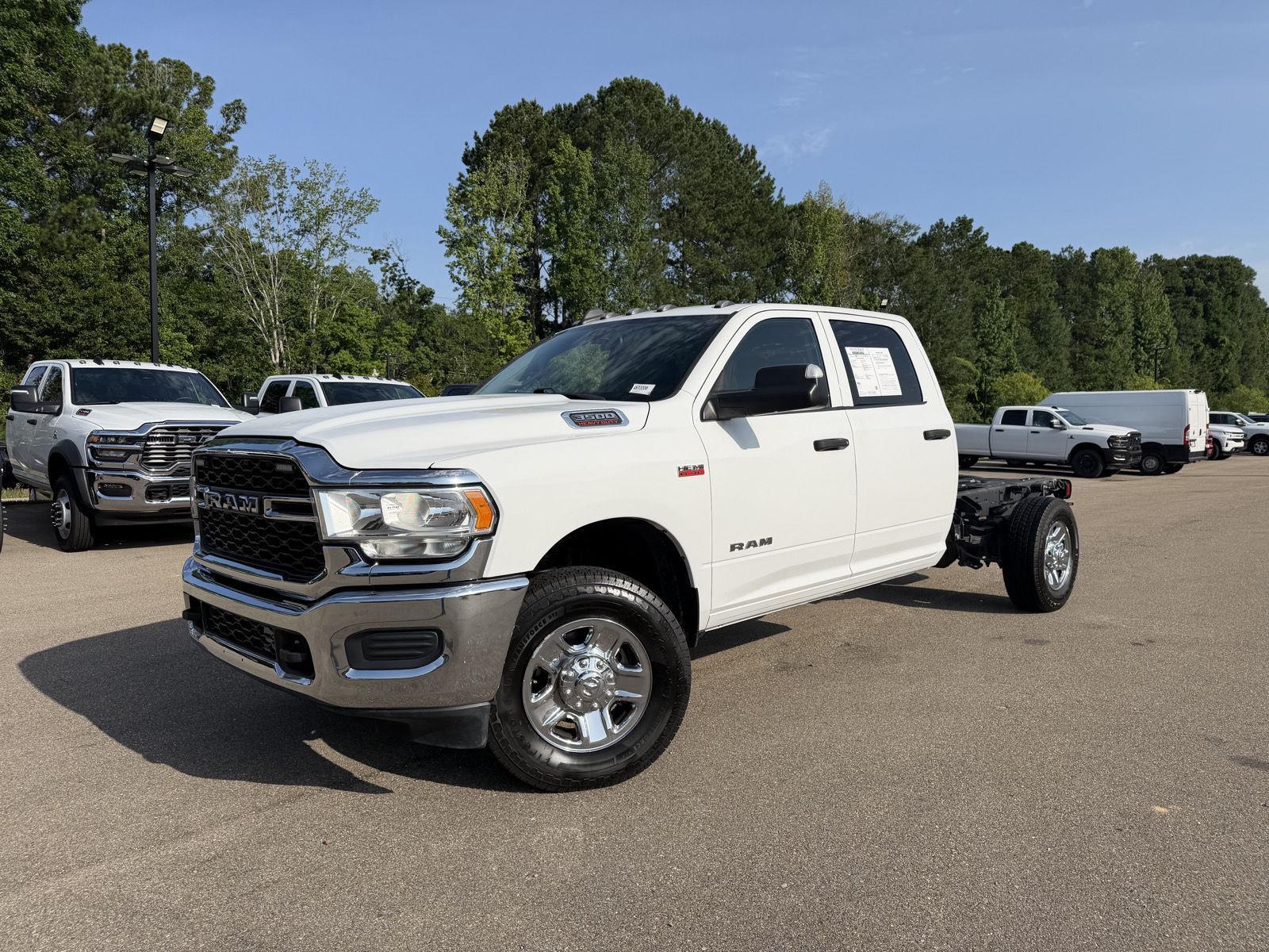 Bright White Clearcoat 2019 RAM 3500 Chassis Pickup Truck Four-Wheel Drive 6-Speed Automatic