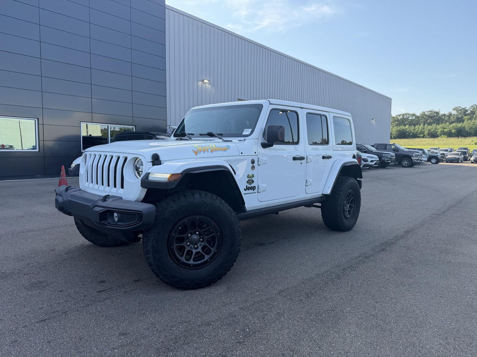 Bright White Clearcoat 2023 Jeep Wrangler SUV / Crossover Four-Wheel Drive 8-Speed Automatic