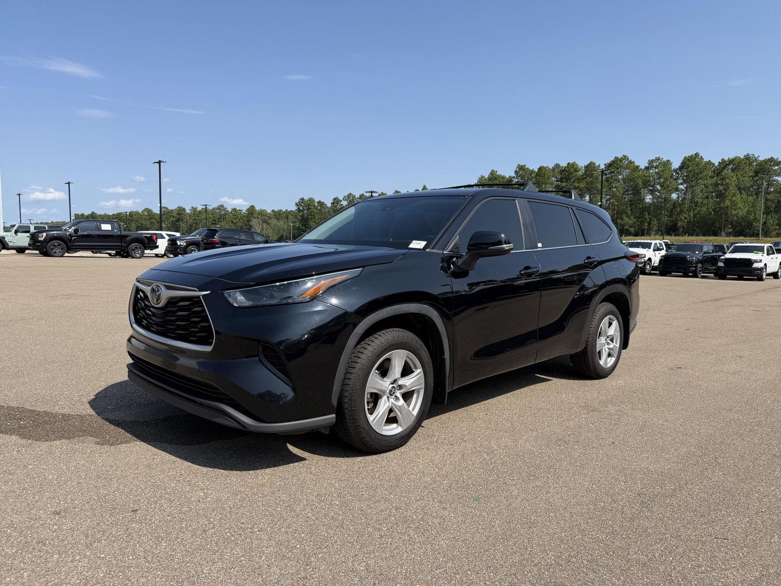  2023 Toyota Highlander L FWD   