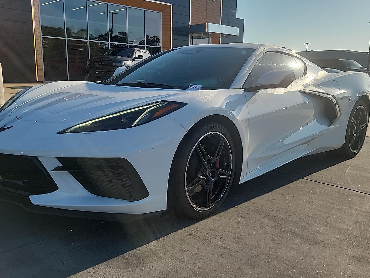 Arctic White 2025 Chevrolet Corvette Coupe Rear-Wheel Drive 8-Speed Dual Clutch