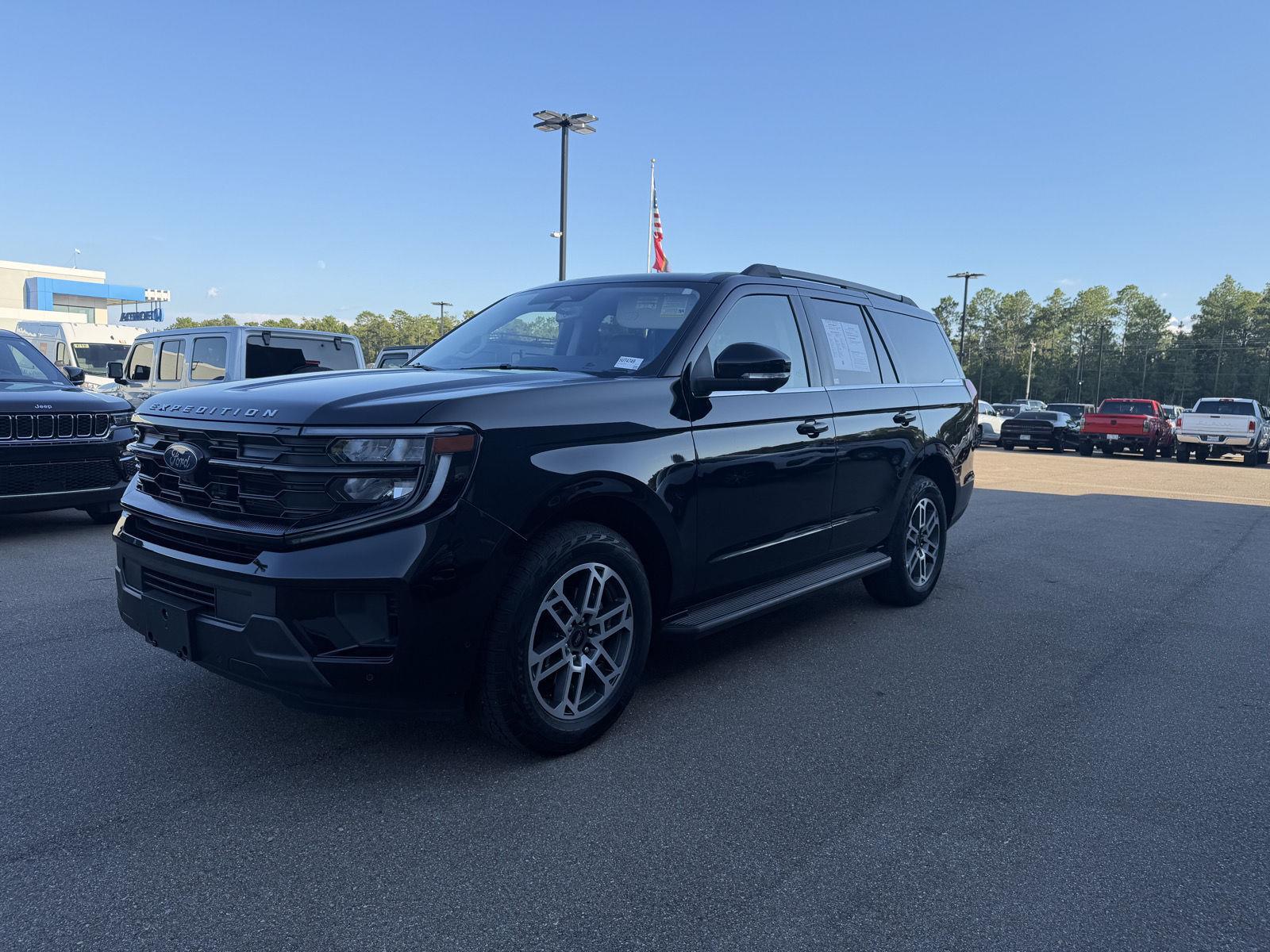 Agate Black 2025 Ford Expedition SUV / Crossover Four-Wheel Drive Automatic