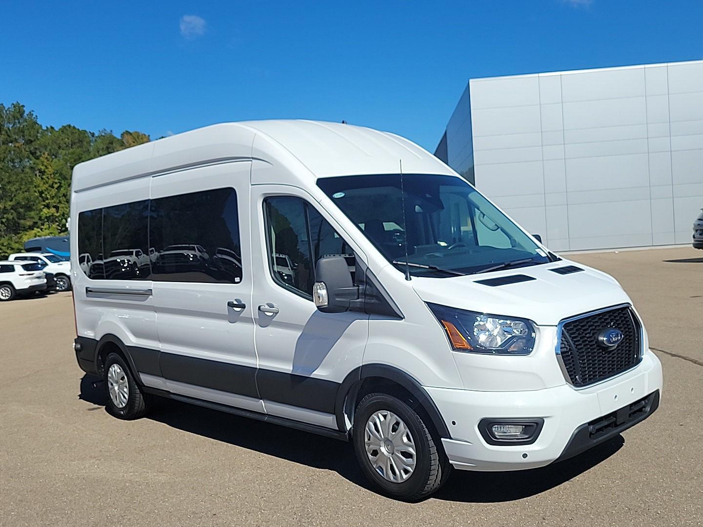 Used 2024 Oxford White Ford 350 XLT image 22