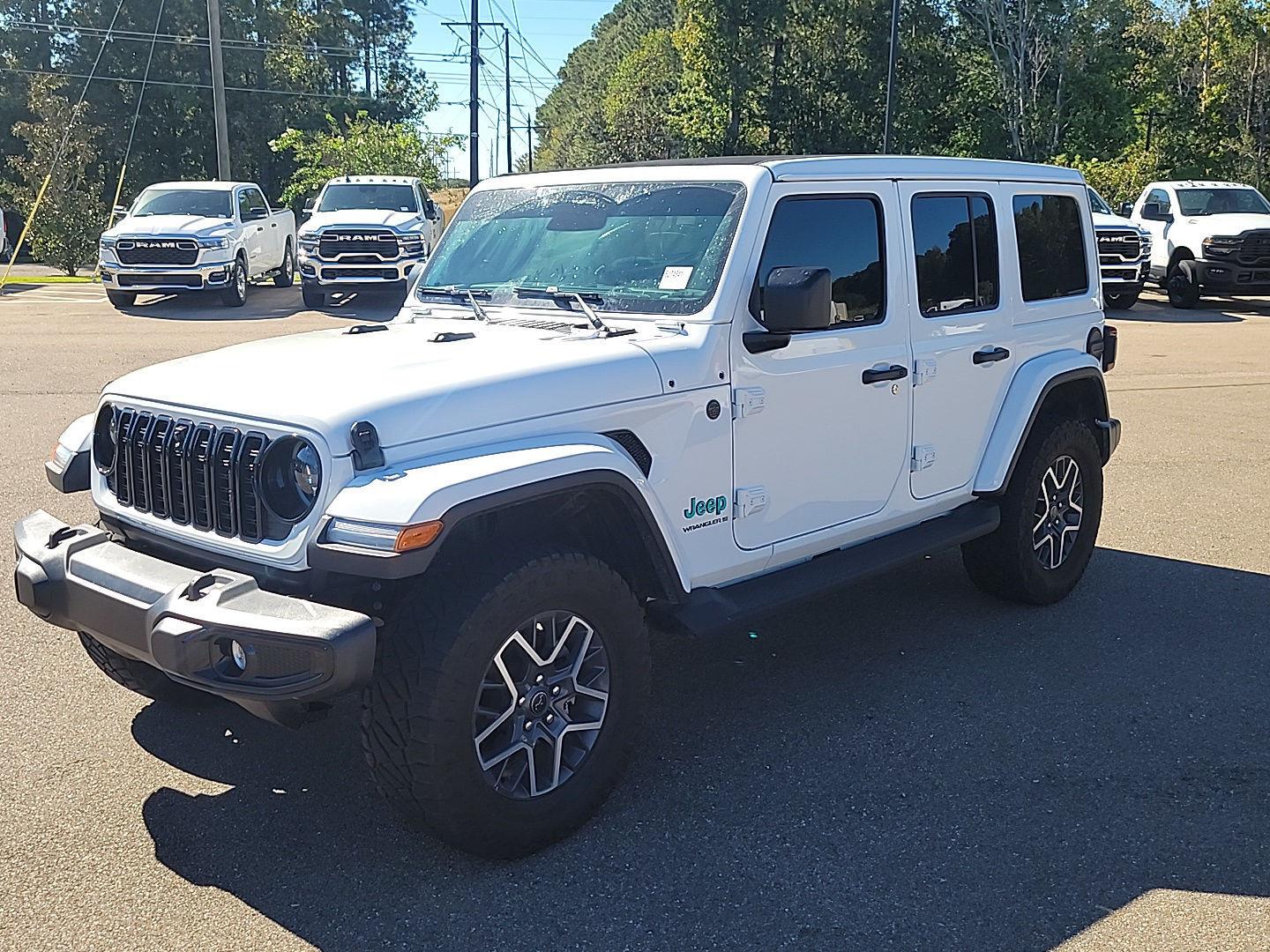 Bright White Clearcoat 2026 Jeep Wrangler SUV / Crossover Four-Wheel Drive 8-Speed Automatic