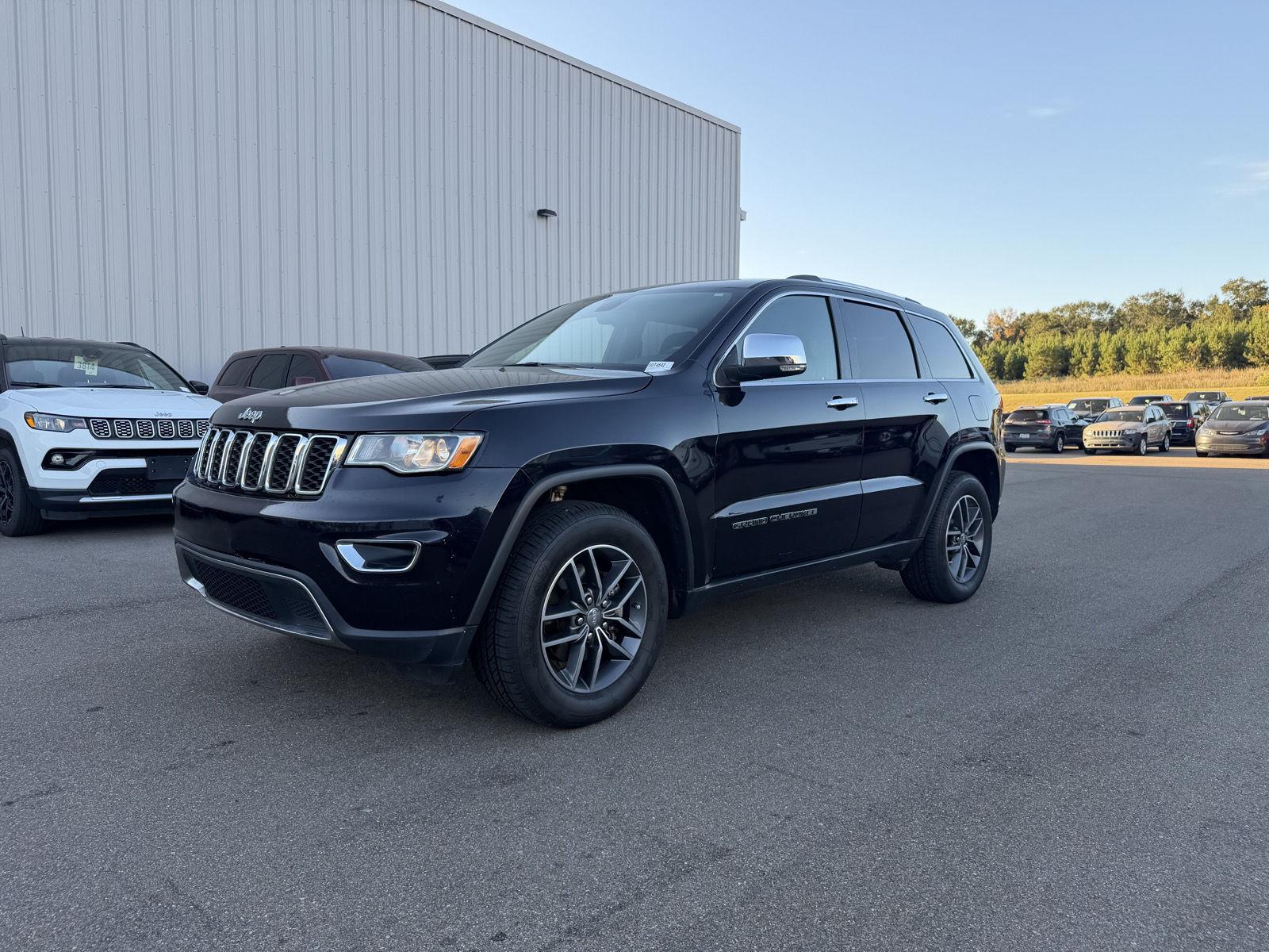Diamond Black Crystal Pearlcoat 2018 Jeep Grand Cherokee SUV / Crossover 4X2 8-Speed Automatic