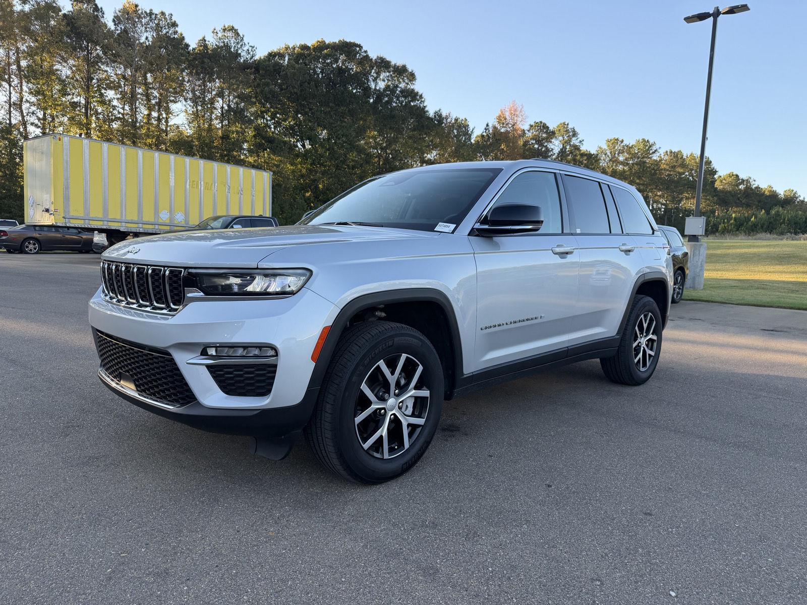 Silver Zynith 2024 Jeep Grand Cherokee SUV / Crossover Four-Wheel Drive 8-Speed Automatic
