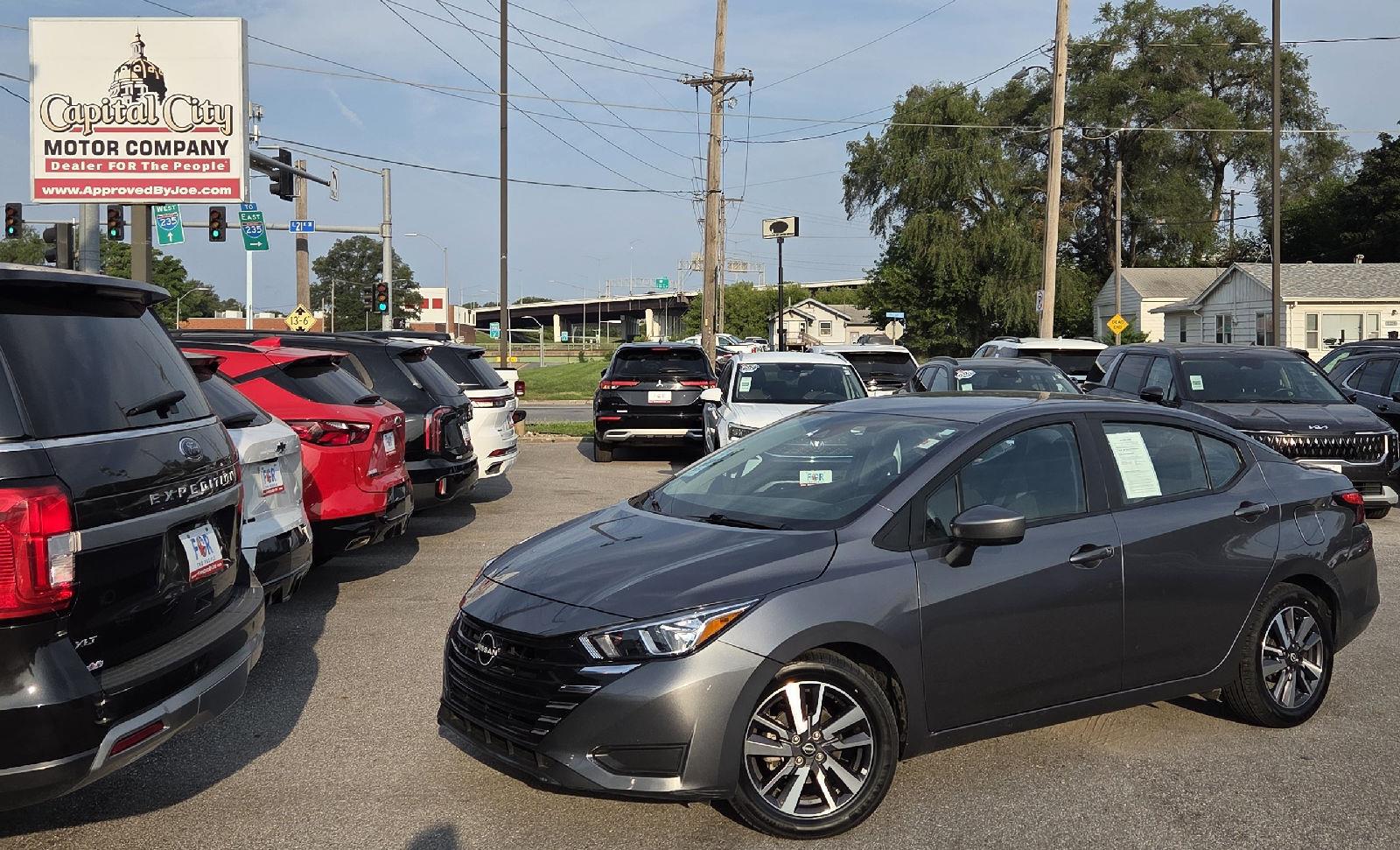 2023 Nissan Versa SV FWD
