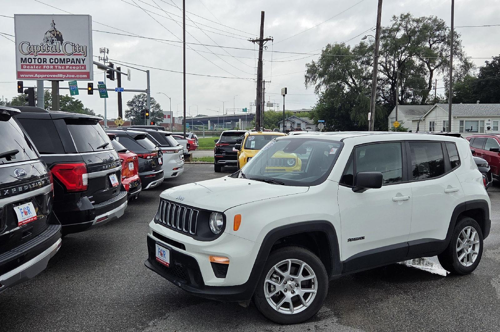  2023 Jeep Renegade Latitude 4WD   
