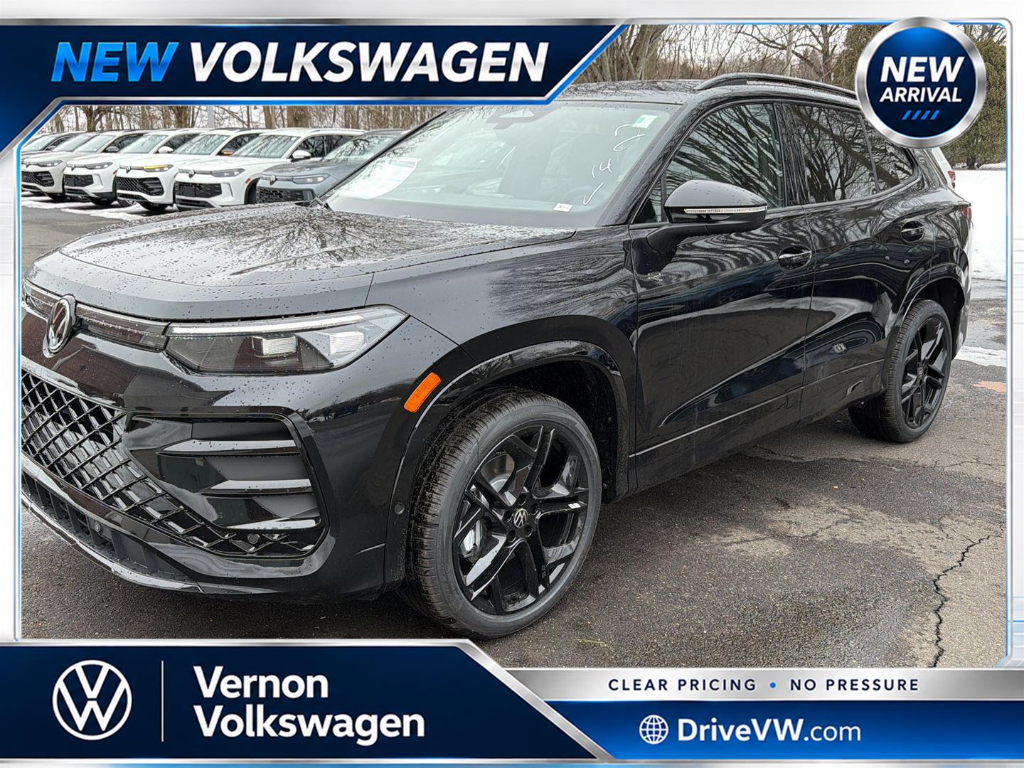 Deep Black Pearl 2026 Volkswagen Tiguan SUV / Crossover All-Wheel Drive Automatic