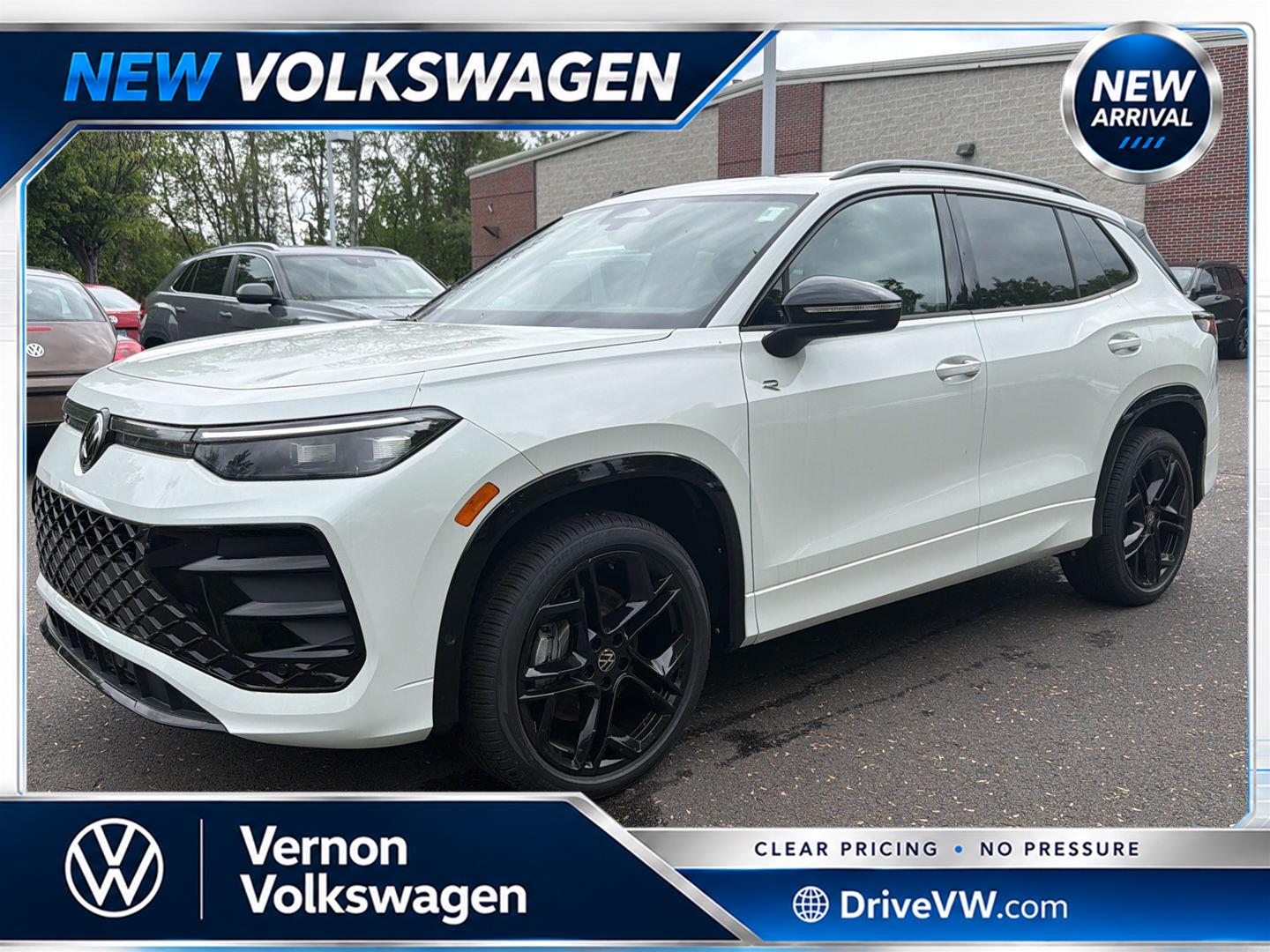 Opal White Pearl 2026 Volkswagen Tiguan SUV / Crossover All-Wheel Drive Automatic