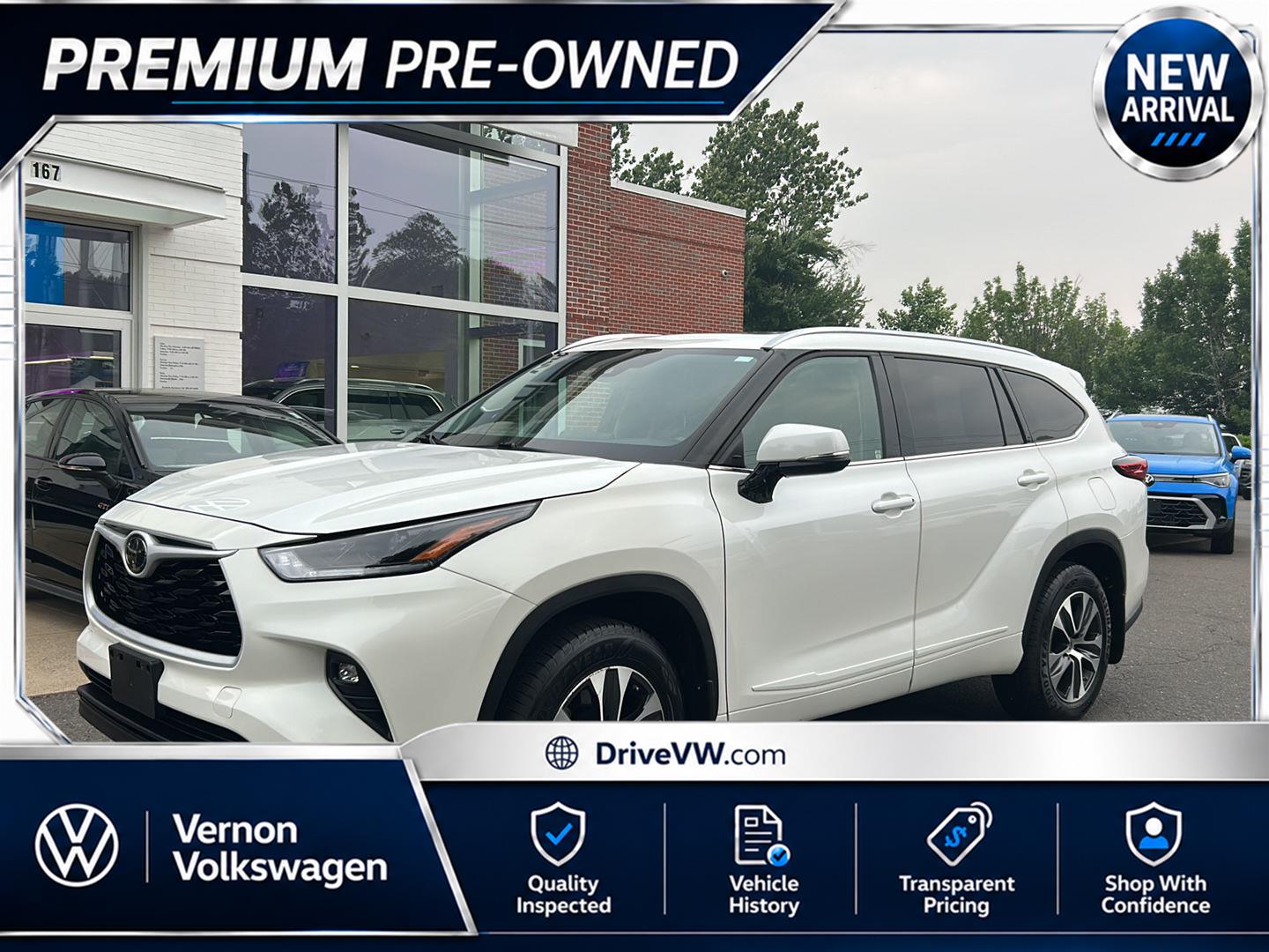 White (Blizzard Pearl) 2021 Toyota Highlander SUV / Crossover All-Wheel Drive Automatic