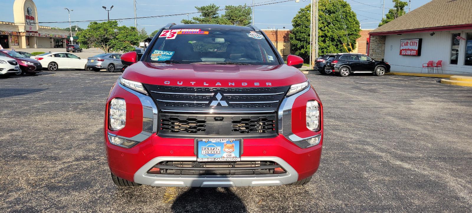 2023 Mitsubishi Outlander SEL's photo