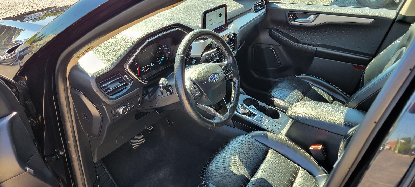 2020 Ford Escape SEL photo 3