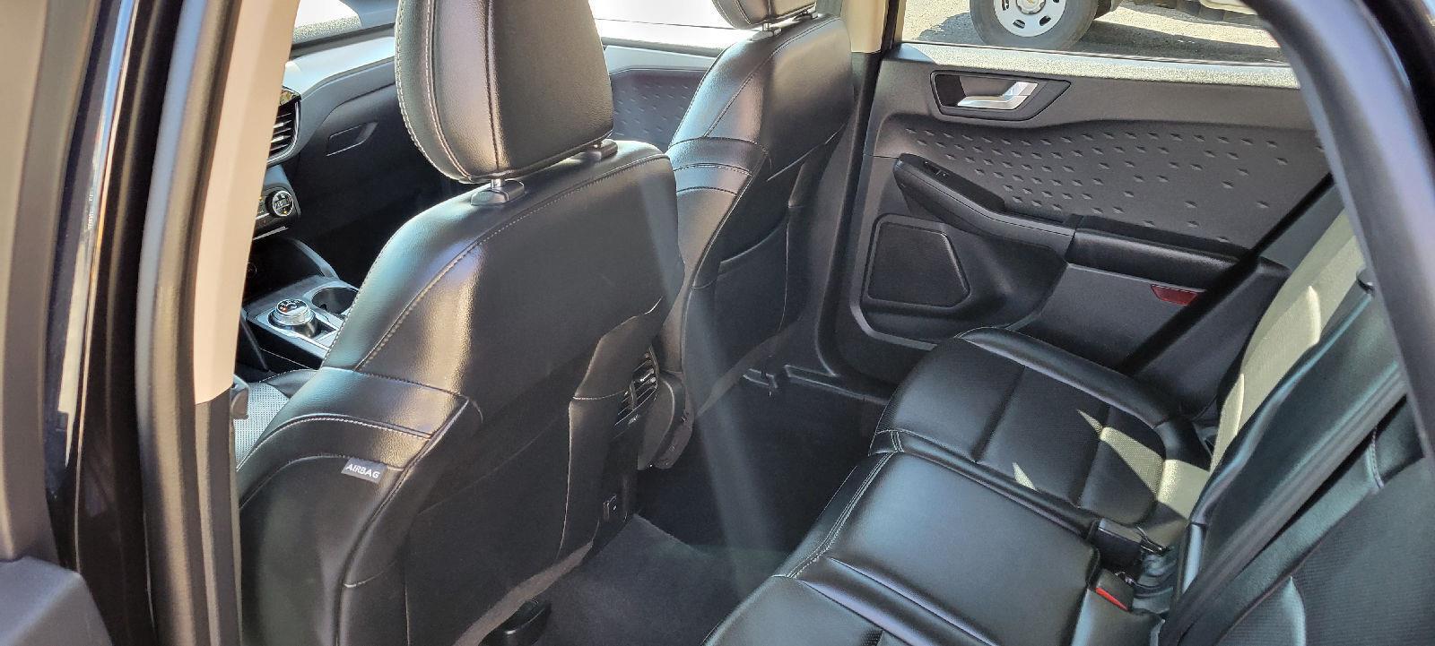 2020 Ford Escape SEL photo 4
