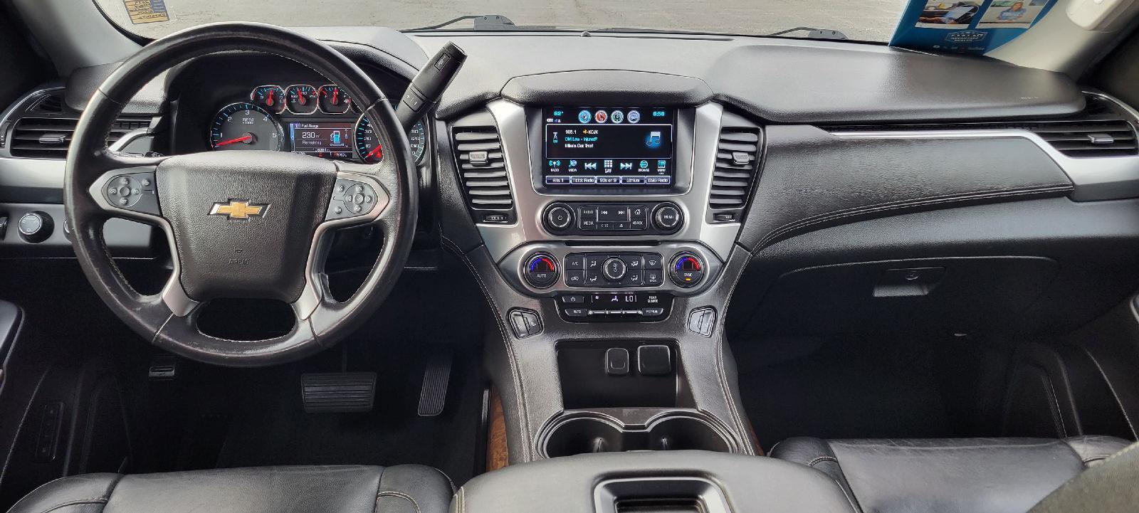 2019 Chevrolet Suburban LT photo 4