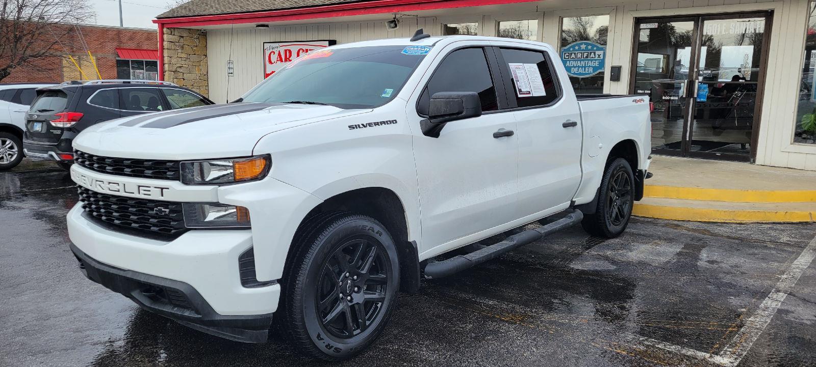 2020 Chevrolet Silverado Custom photo 3