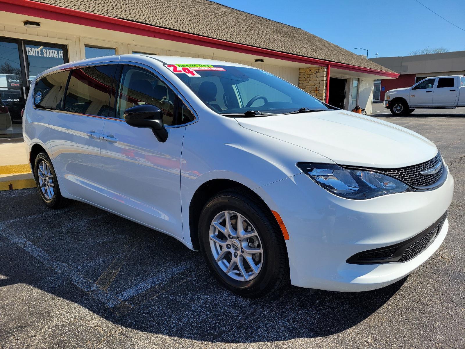 View vehicle photo 3
