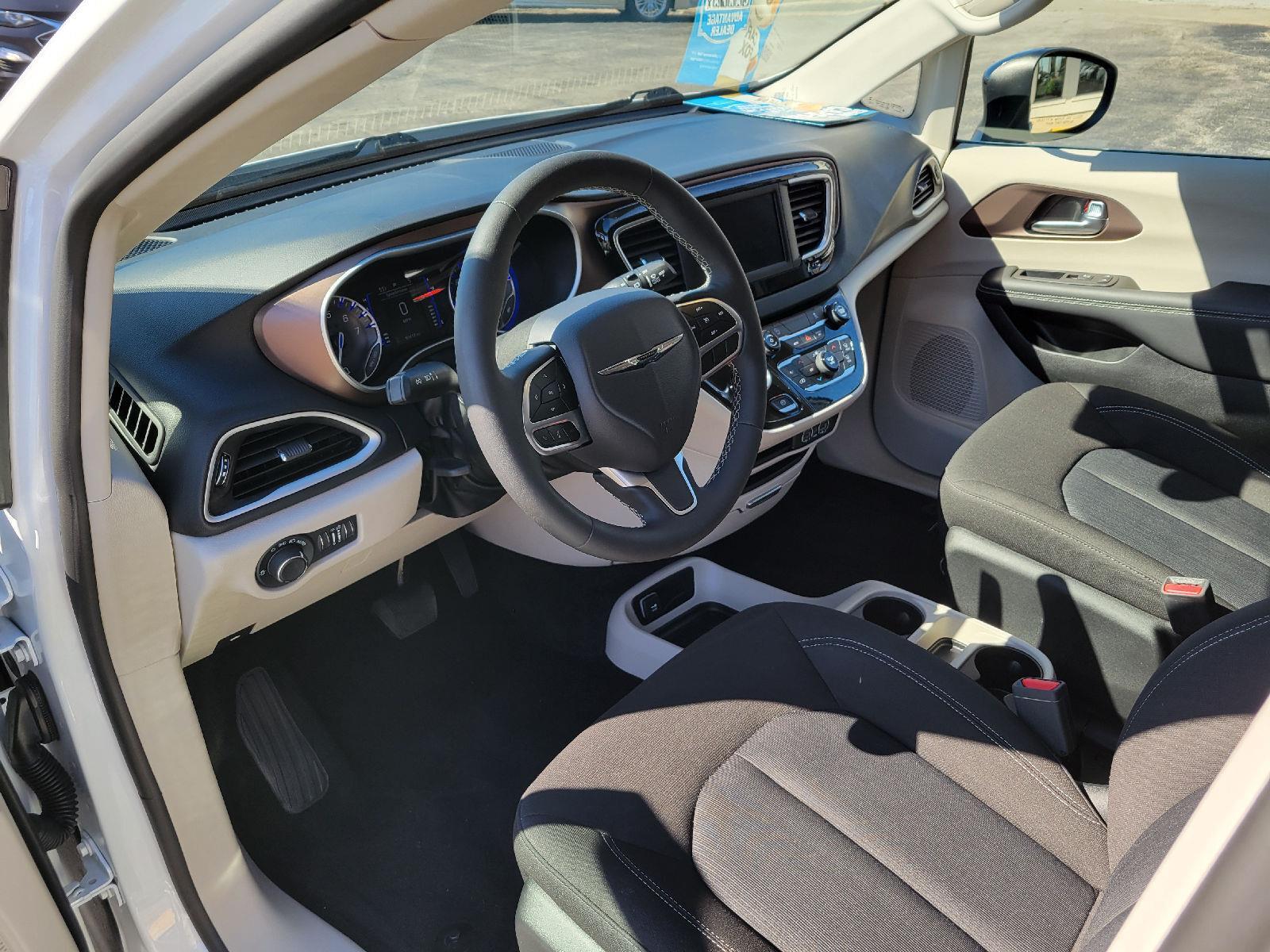 View vehicle photo 5