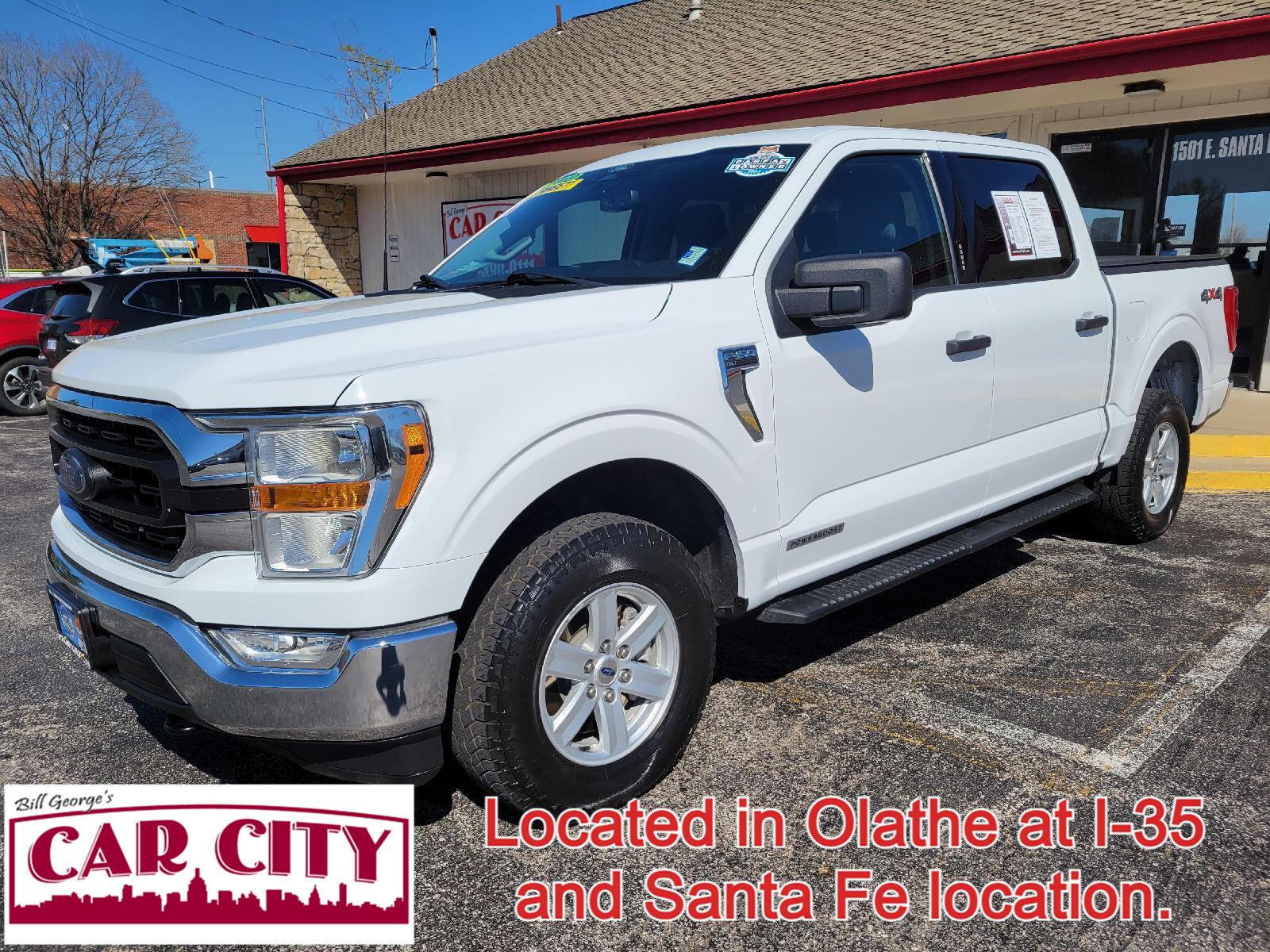 Oxford White 2022 Ford F-150 XLT SuperCrew 4WD Pickup Truck Four-Wheel Drive Automatic