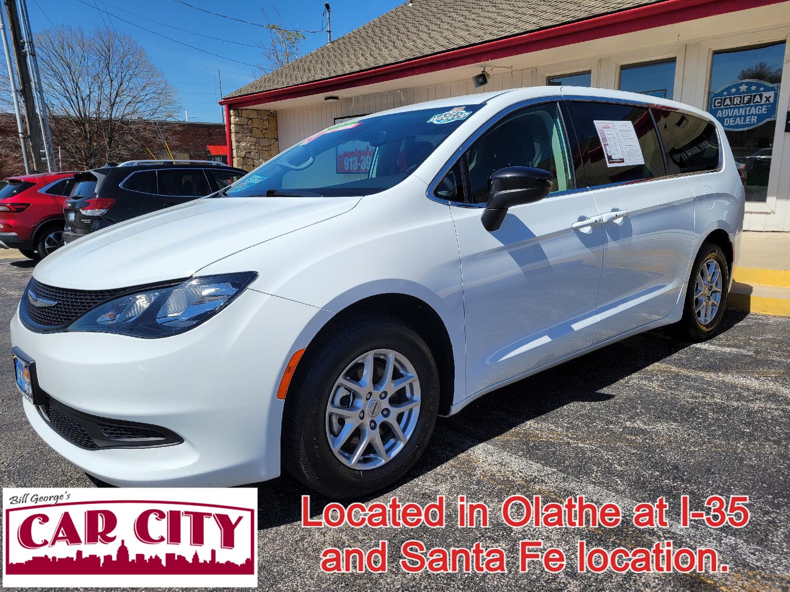 Bright White Clearcoat 2024 Chrysler Voyager LX FWD Minivan Front-Wheel Drive Automatic