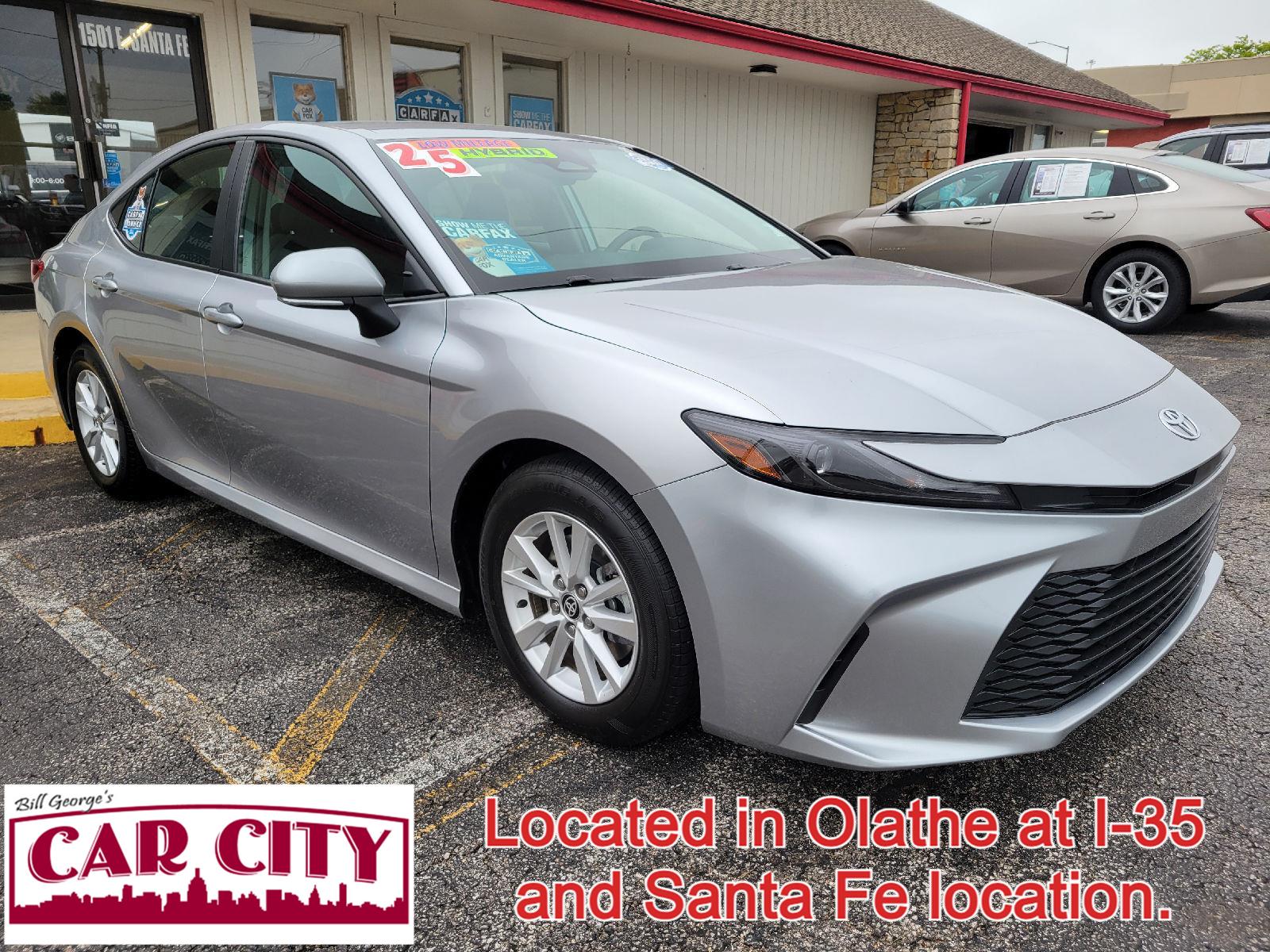 Silver 2025 Toyota Camry SE FWD Sedan Front-Wheel Drive Continuously Variable Transmission