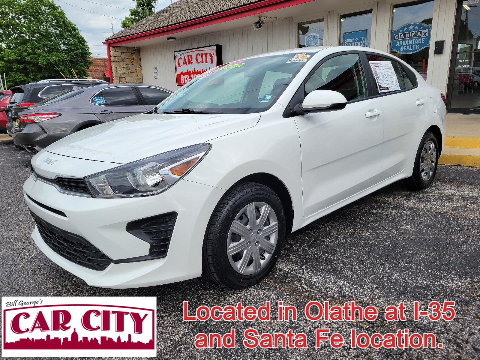 Clear White 2023 Kia Rio S FWD Sedan Front-Wheel Drive Continuously Variable Transmission