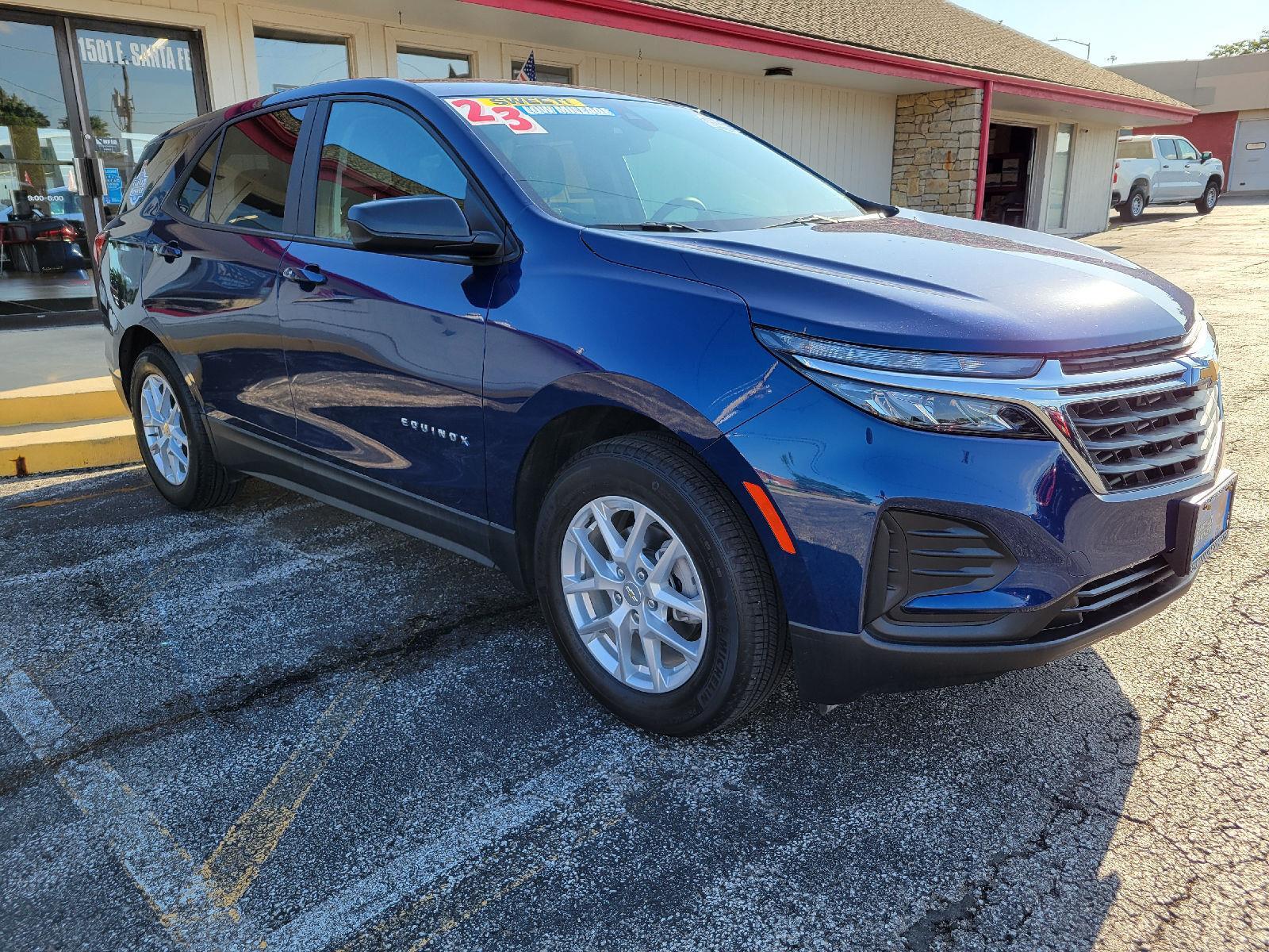 2023 Chevrolet Equinox LS's photo