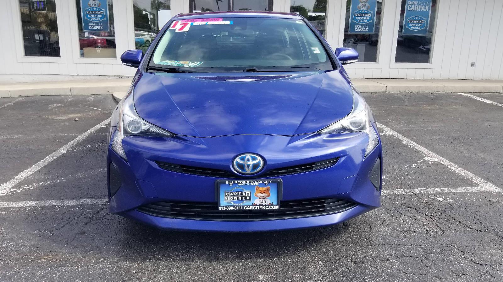 Used 2017 Toyota Prius Two Eco with VIN JTDKARFU8H3047968 for sale in Kansas City