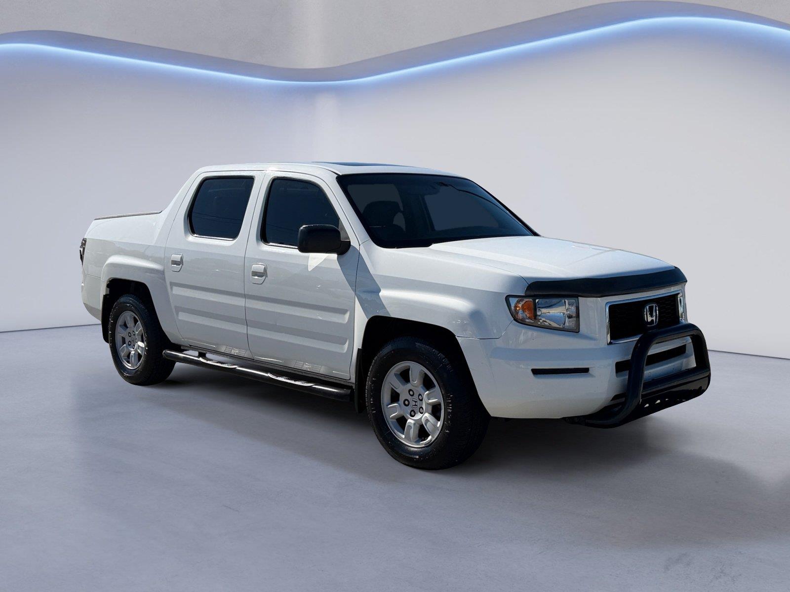 White 2007 Honda Ridgeline Pickup Truck All-Wheel Drive