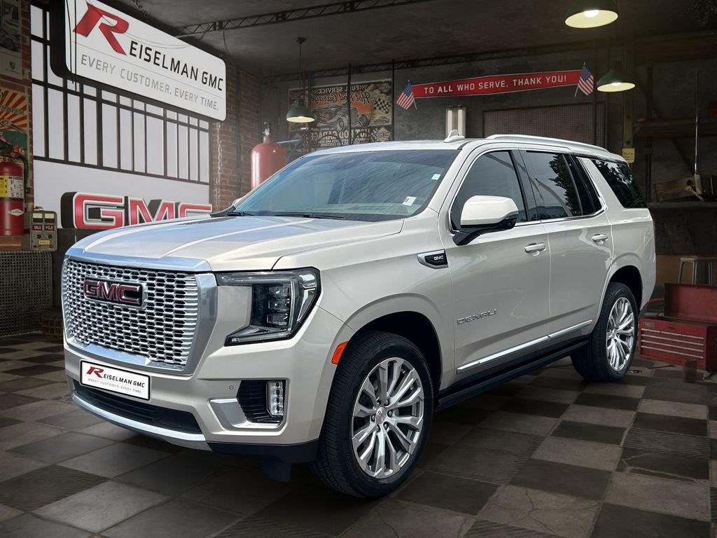 Brown (Pearl Beige Metallic) 2023 GMC Yukon SUV / Crossover Four-Wheel Drive Automatic