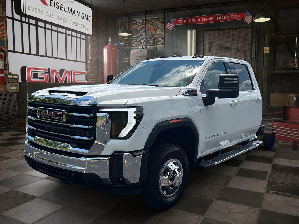 Summit White 2026 GMC Sierra 3500HD Chassis Pickup Truck Four-Wheel Drive Automatic