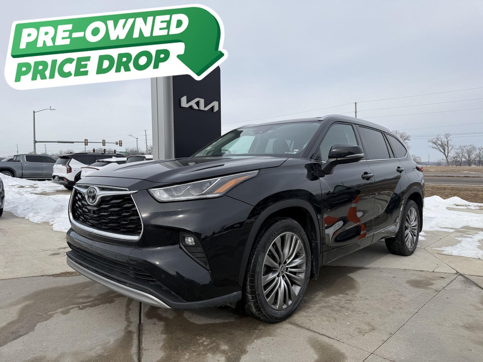 Midnight Black Metallic 2021 Toyota Highlander Platinum AWD SUV / Crossover All-Wheel Drive Automatic