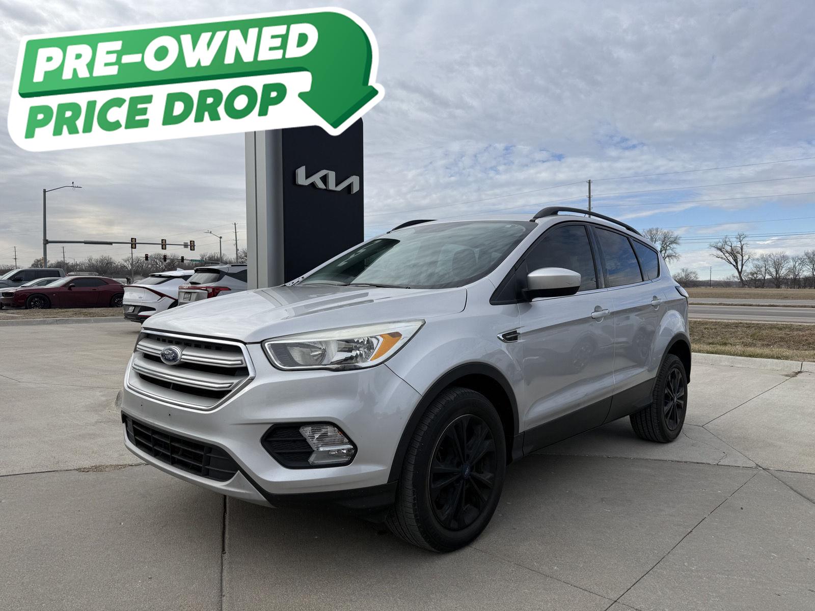 Ingot Silver Metallic 2018 Ford Escape SE AWD SUV / Crossover All-Wheel Drive 6-Speed Automatic