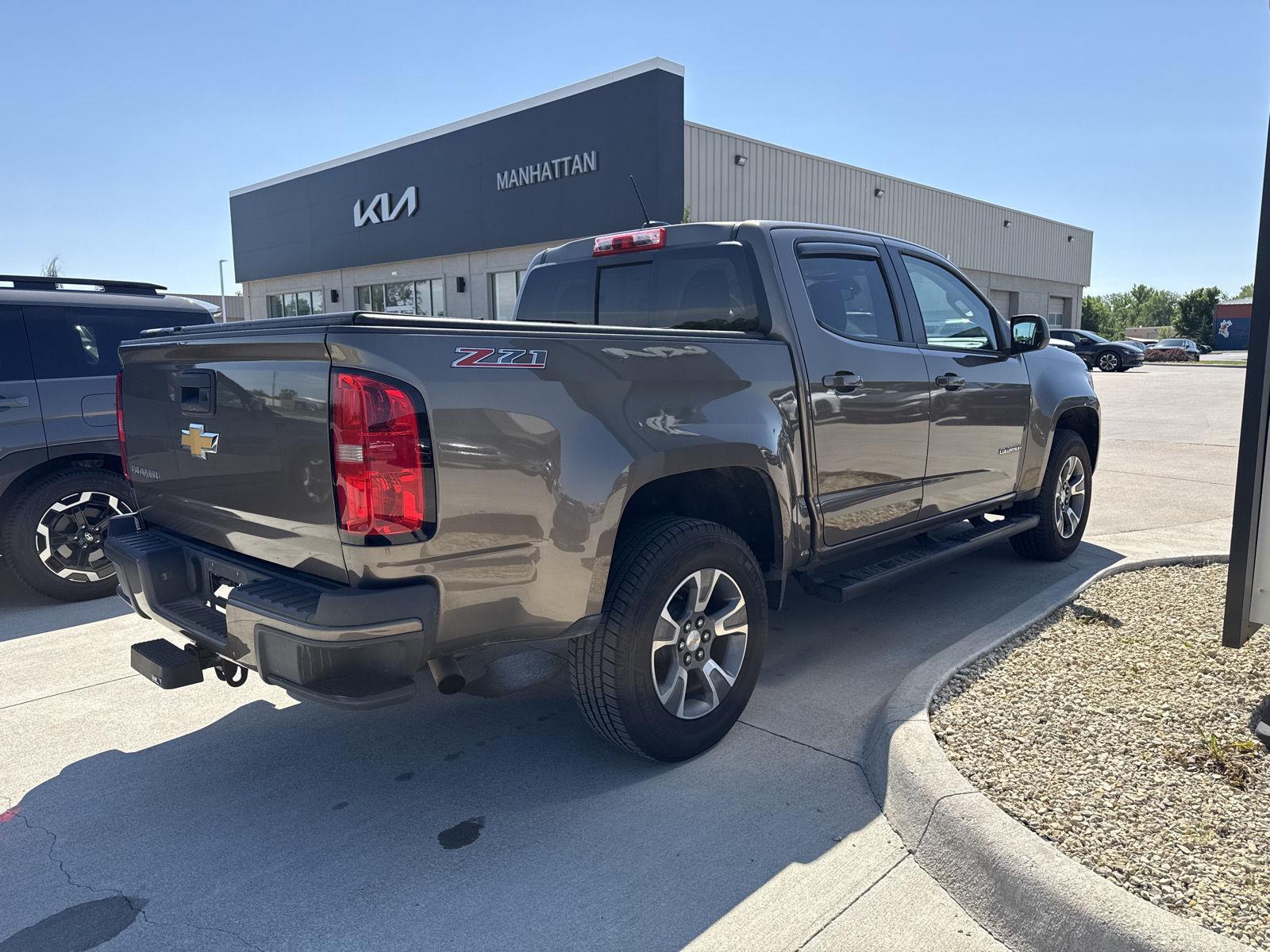 View vehicle photo 5