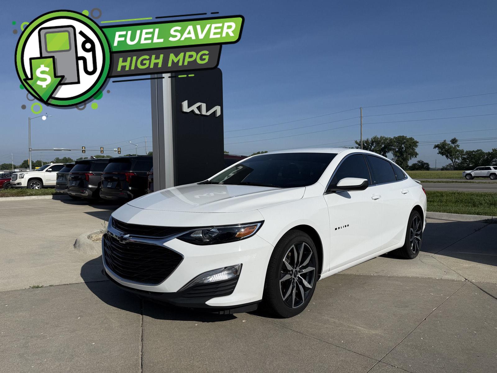 Summit White 2024 Chevrolet Malibu Sedan Front-Wheel Drive Continuously Variable Transmission