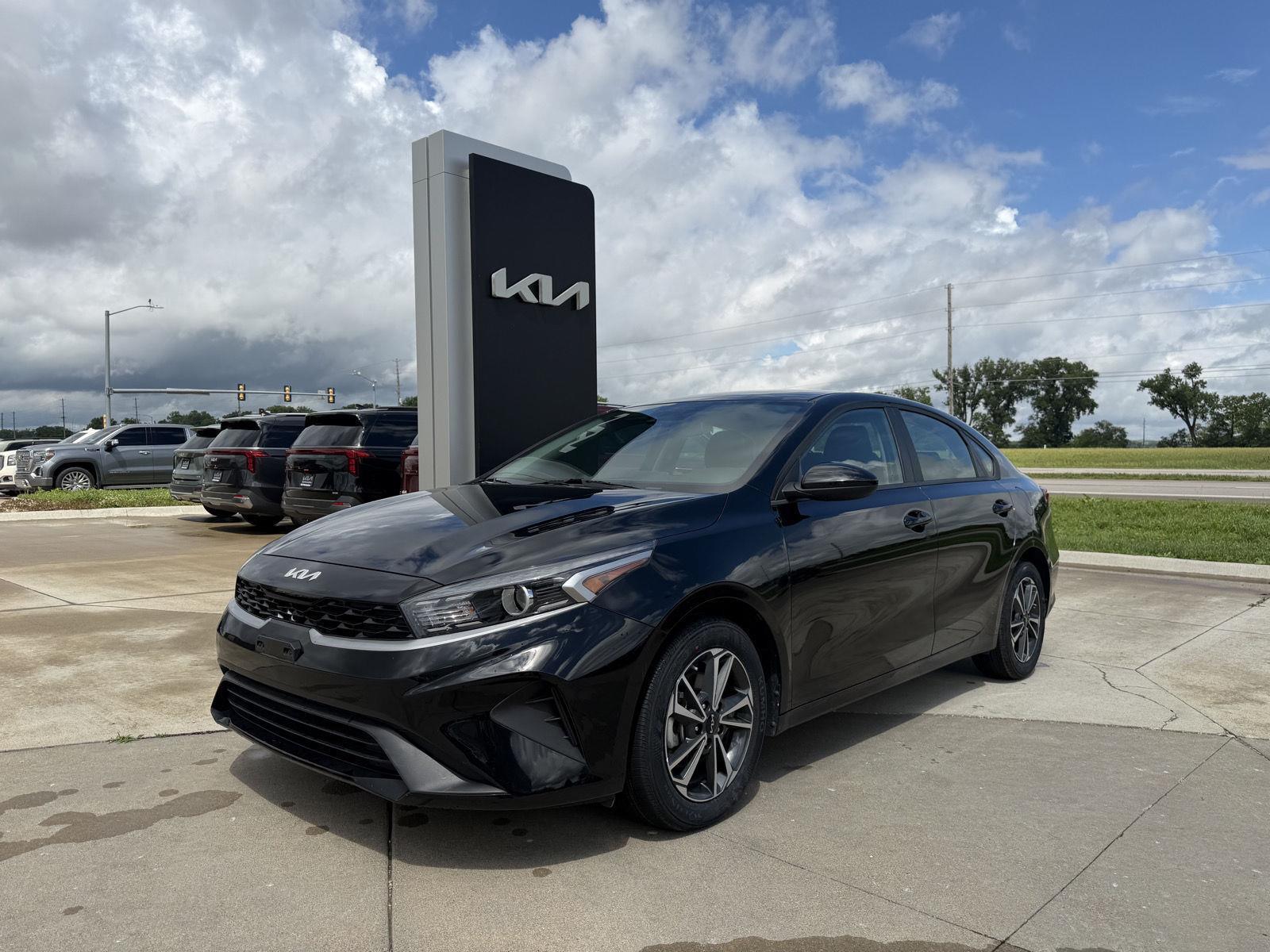Aurora Black 2024 Kia Forte LXS FWD Sedan Front-Wheel Drive Continuously Variable Transmission