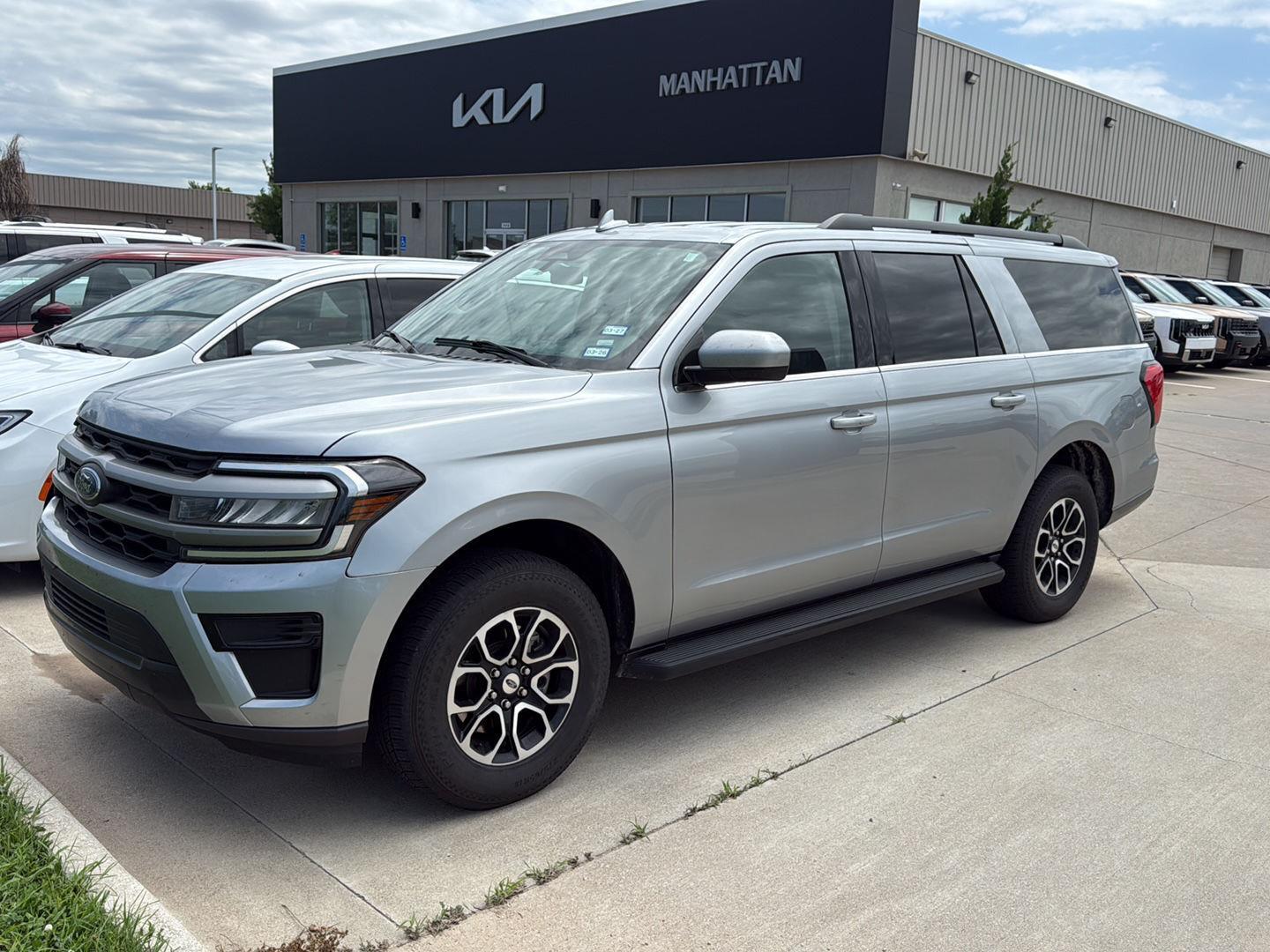 Iconic Silver Metallic 2024 Ford Expedition SUV / Crossover 4X2 Automatic