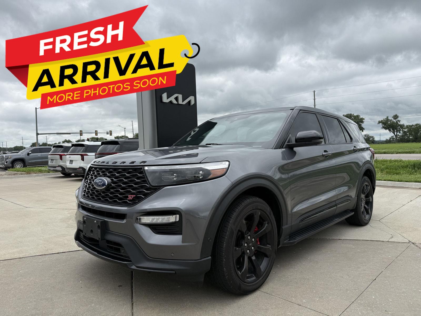 Gray 2022 Ford Explorer SUV / Crossover All-Wheel Drive 